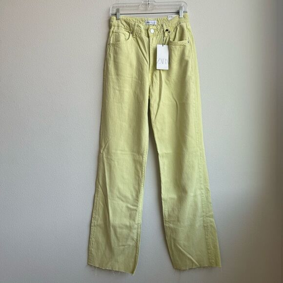 NWT Zara Wide Flare Leg Green Solid Wash Raw Hem Jeans High Rise Size 8 - Picture 1 of 5